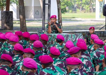 Komandan Batalyon Infanteri 3 Marinir berikan Pengarahan Kepada Prajuritnya