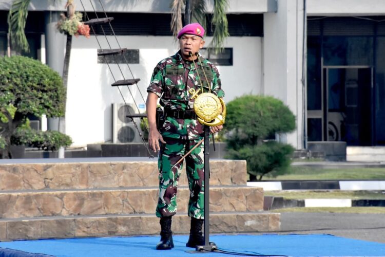 Komandan Batalyon Infanteri 3 Marinir berikan Pengarahan Kepada Prajuritnya