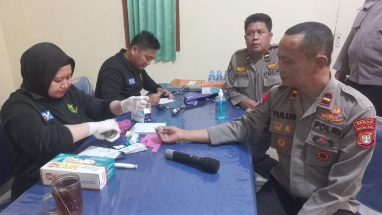 Polsek Cibarusah Polres Metro Bekasi Gelar Pemeriksaan Kesehatan Bagi Personel, Wujudkan Kesehatan Optimal untuk Pelayanan Masyarakat!