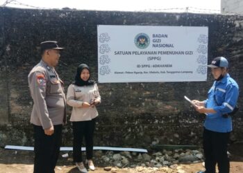 SPPG Ulubelu Resmi Dilaunching, Bhabinkamtibmas Polres Tanggamus Kawal Distribusi MBG untuk 2.174 Siswa