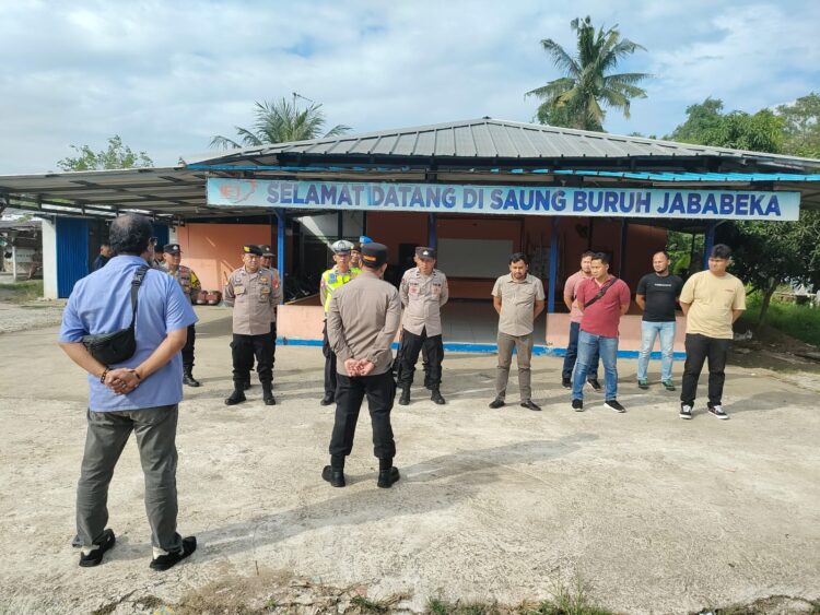 Apel Pengamanan Titik Kumpul Keberangkatan Massa Buruh Polsek Cikarang Timur Menuju Gedung DPR RI Jakarta