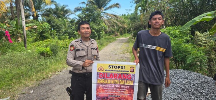 Personil Polsek Menjalin Laksanakan Sosialisasi Karhutla