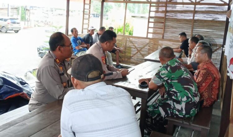 Polsek Baamang melakukan Mediasi Kesalah pahaman Antar Warga Kelurahan Baamang Hulu