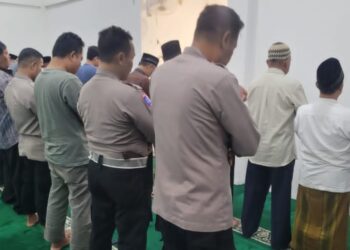 Polsek Cikarang Selatan Gelar Sholat Ghoib Bersama Warga untuk Doakan Korban Aksi Demo dan Keamanan Indonesia