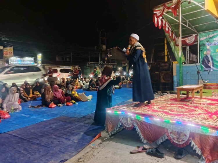 DKM Al-Muqorrobiin Sukses Gelar Peringatan Maulid Nabi Muhammad SAW: Perkuat Karakter Umat Melalui Semangat Tholabul Ilmi dan Santunan Anak Yatim