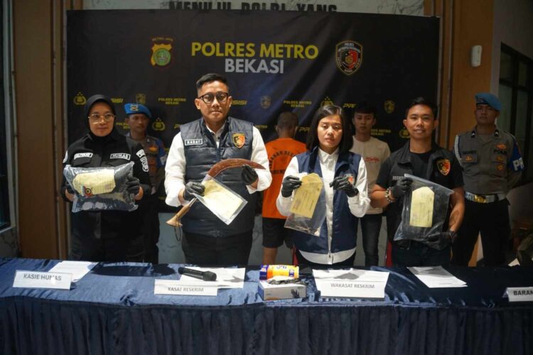 Komplotan Spesialis Maling Motor Beat Ditangkap Beserta BB Celurit oleh Polisi Bekasi