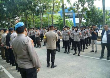 Kapolres Metro Bekasi Pimpin Apel Pengamanan Unras, Tekankan Pengamanan Humanis dan Tidak Menggunakan Senjata Api