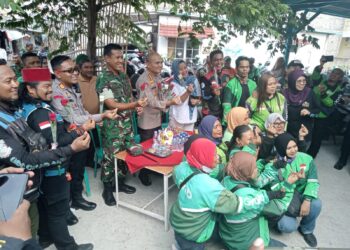 Kapolres Metro Bekasi Bersama Dandim 0509 Rangkul Driver Ojek Online Kabupaten Bekasi 