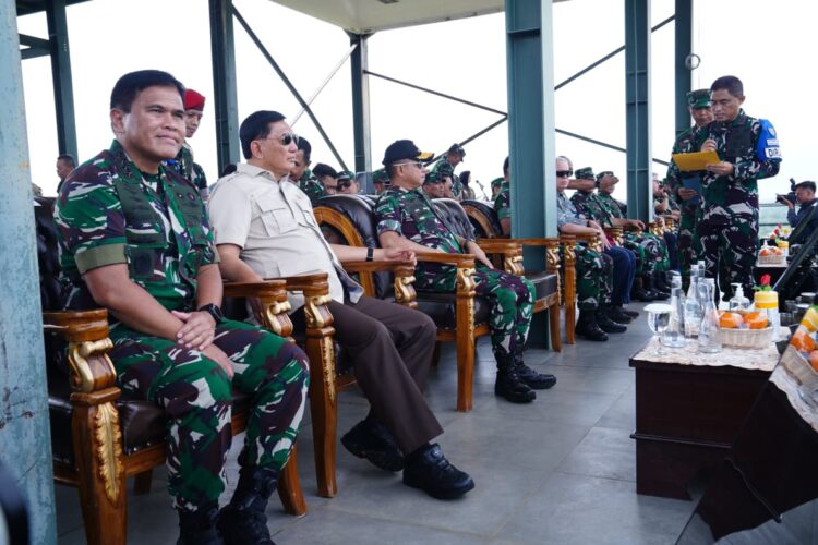 Panglima TNI Dampingi Menhan RI Tinjau Latihan Puncak Super Garuda Shield di Baturaja