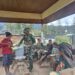 Makan Bareng di Ujung Negeri! Satgas Yonif 700/WYC dan Warga Eronggobak Pererat Kebersamaan di Meja Makan