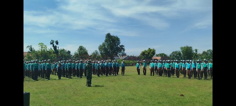 Latihan Baris-Berbaris Momentum Babinsa Tanamkan Disiplin dan Nasionalisme Pada Siswa