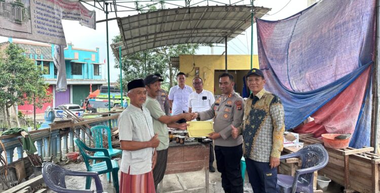 Ngobarmas di Batu Kramat, Kapolres Tanggamus Silaturahmi dengan Pengurus Masjid