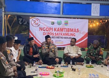Kapolsek Cikarang Pusat Gencarkan ‘Ngopi Kamtibmas’, Ajak Warga Aktif Jaga Lingkungan