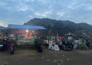Kemelut Sampah Pasar Induk Kramat Jati, Warga Kelurahan Tengah Resah