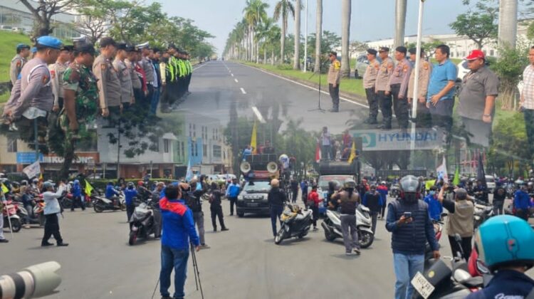 Aliansi Buruh Bekasi Melawan Turun ke Jalan dengan 6 Tuntutan, Polres Metro Bekasi Dan Polsek Cikarang Selatan Amankan Jalannya Aksi