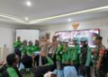 Polres Metro Bekasi Gelar Jumat Berkah: Edukasi Lalu Lintas, Sembako, dan Helm SNI untuk Ojol Cikarang Selatan