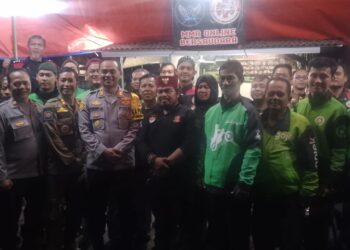 Kapolsek Setu Jalin Silaturahmi dan Sampaikan Pesan Kamtibmas kepada Komunitas Ojek Online
