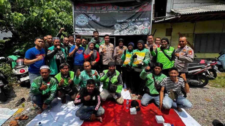 Polsek Cikarang Barat Gelar Jumat Berkah, Sinergi dengan Driver Ojol Jaga Kamtibmas   