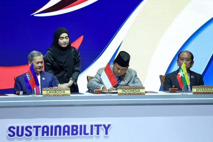 Hadiri Sesi Pleno KTT ke-47 ASEAN, Presiden Prabowo Tekankan Pentingnya Persatuan ASEAN dalam Dunia yang Penuh Gejolak