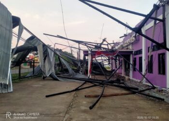 Gunung Kaler Berduka: Puting Beliung Mengamuk, Kerugian Material Signifikan