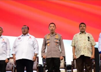 Kapolri Hadiri Apel Akbar Kebangsaan Buruh Indonesia di Bekasi, Ajak Dukung Kebijakan Pemerintah