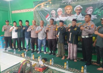 Hari Santri Nasional: Kapolsek Cikarang Utara Kunjungi MWCNU, Tekankan Pentingnya Semangat Juang dan Ilmu Pengetahuan   