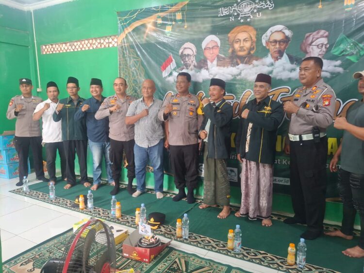 Hari Santri Nasional: Kapolsek Cikarang Utara Kunjungi MWCNU, Tekankan Pentingnya Semangat Juang dan Ilmu Pengetahuan   