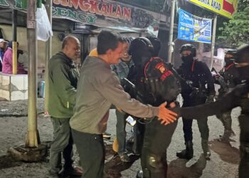 Brimob Batalyon D Pelopor Gelar Patroli Malam Antisipasi Tawuran dan Balap Liar di Wilayah Bekasi