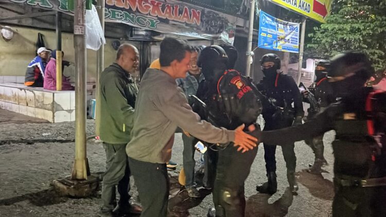 Brimob Batalyon D Pelopor Gelar Patroli Malam Antisipasi Tawuran dan Balap Liar di Wilayah Bekasi