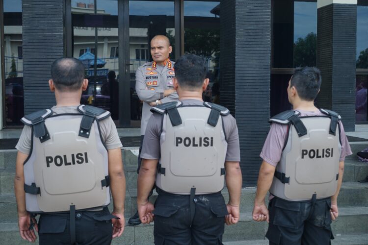 Polres Metro Bekasi Gelar Latihan PHH dan Bentuk Kompi Dalmas untuk Tingkatkan Kesiapsiagaan Personel
