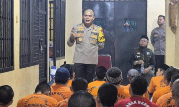 Kombes Mustofa Pimpin Pengecekan Rutan dan Pembinaan Mental di Polres Metro Bekasi
