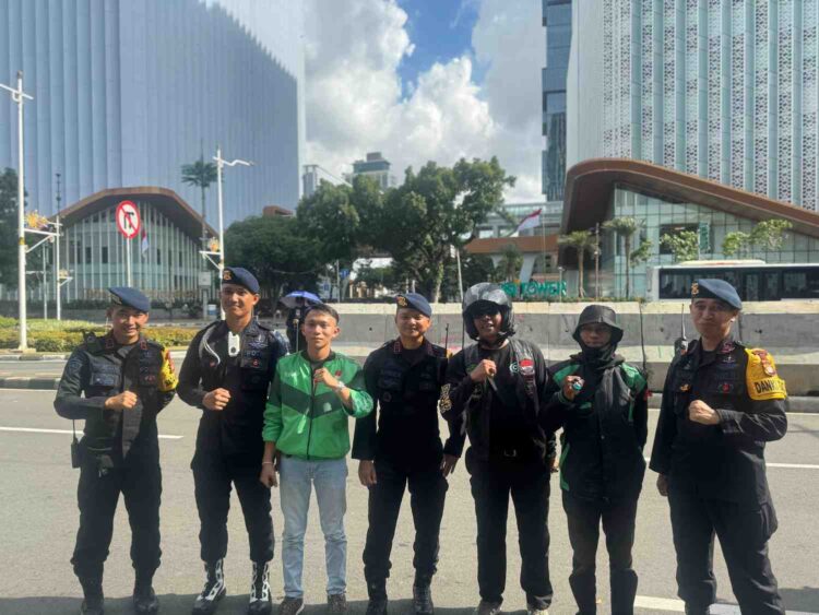 Ratusan Massa Aliansi Taktis URC Bergerak711 Gelar Aksi di Silang Monas Barat Daya, Tuntut Regulasi yang Berkeadilan