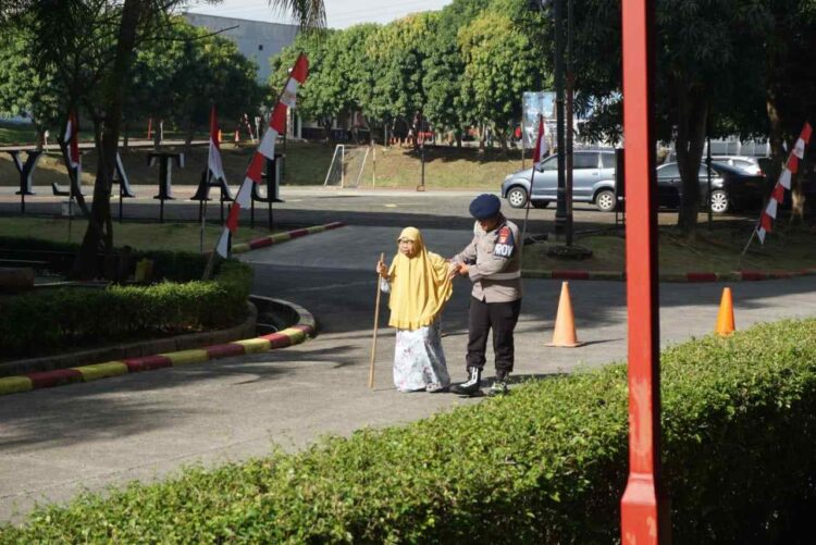 Menjelang HUT ke-80, Brimob Batalyon D Pelopor Gelar Bakti Kesehatan, Bhakti Sosial, dan Donor Darah untuk Warga Jagasatru