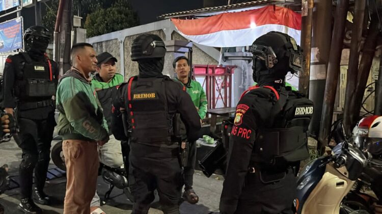 Brimob Batalyon D Pelopor Gelar Patroli Malam Antisipasi Tawuran dan Balap Liar di Kabupaten Bekasi