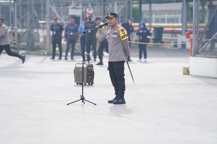 Polres Metro Bekasi Kawal Aksi Unjuk Rasa di PT. Multistrada Arah Sarana Tbk Cikarang Timur