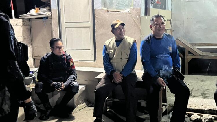 BRIMOB BATALYON D PELOPOR GELAR PATROLI MALAM ANTISIPASI TAWURAN DAN KEJAHATAN MALAM DI KABUPATEN BEKASI