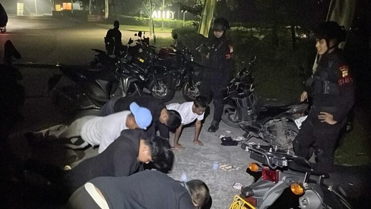 Brimob Yon D Pelopor Gelar Patroli Rayonisasi di Bekasi, Gagalkan Balap Liar di Sukasejati