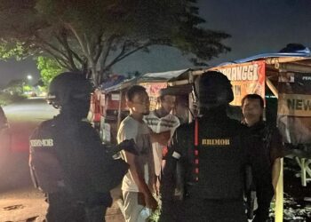 Terduga Pelaku Perkelahian Kabur ke Sungai Kalimalang, Tim Brimob dan Polsek Cikarang Pusat Berhasil Lakukan Evakuasi