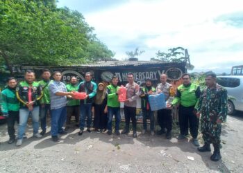 Polsek Cibarusah Gelar Jumat Berkah, Pererat Silaturahmi dengan Ojek Online