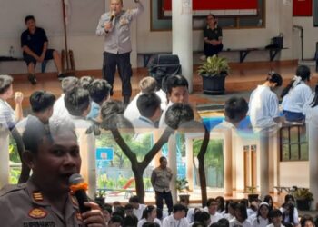 Polsek Cikarang Selatan Gelar Police Goes To School di Anglo Lippo Cikarang, Tekankan Anti Perundungan dan Narkoba