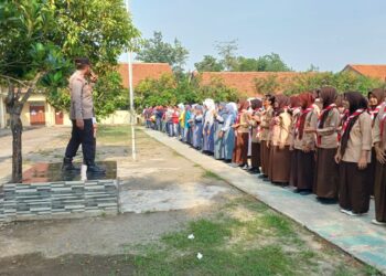 Kapolsek AKP Erwin Setiawan Hadiri Sosialisasi Kenakalan Remaja di SMKN 1 Cikarang Selatan