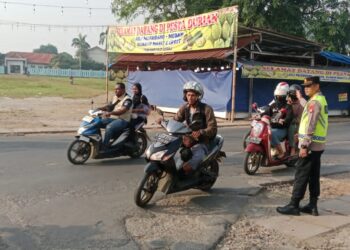 Cegah Kemacetan dan Kecelakaan, Polsek Setu Gelar Gatur Lalin Pagi di Jalur Ramai Setu–Cibuntu