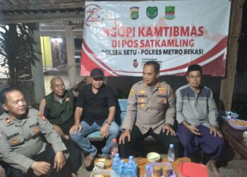 Cegah Tawuran dan Curanmor, Polsek Setu Sampaikan Pesan Kamtibmas di Ngopi Bareng Warga