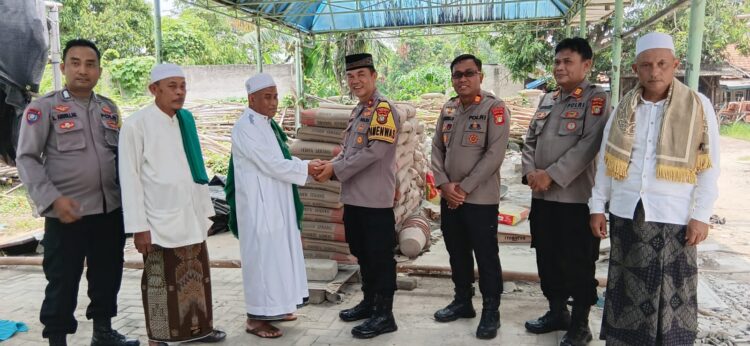 Polres Metro Bekasi Gelar Safari Kamtibmas Peduli Tempat Ibadah di Masjid Jami Nurul Fallah   