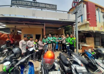 Polsek Cikarang Utara Gelar Baksos Jumat Peduli untuk Ojek Online dan Tukang Becak