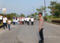 Polsek Cikarang Pusat Amankan dan Layani Gerak Jalan Santai Hari Guru Nasional di Aeon Mall Deltamas