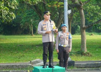 Kapolres Metro Bekasi Pimpin Apel Gabungan Satpam Jababeka untuk Kesiapan PAM Nataru 2025–2026