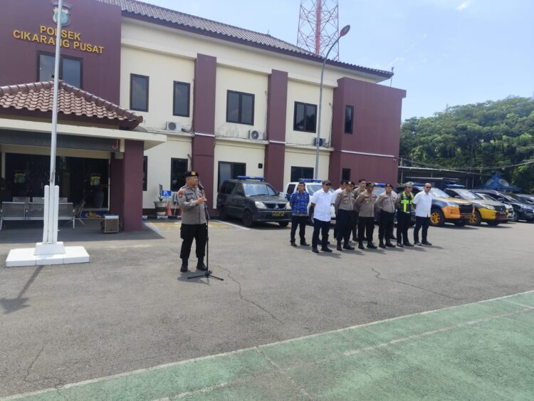 Polres Metro Bekasi Gelar Apel Pengamanan Sidang Putusan Perkara H. Rahmat Gunasin di PN Cikarang”   
