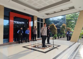 Kapolsek Cikarang Pusat Beri Pembinaan Pelajar dalam Program Police Goes To School di SMK Ananda Mitra Industri Deltamas