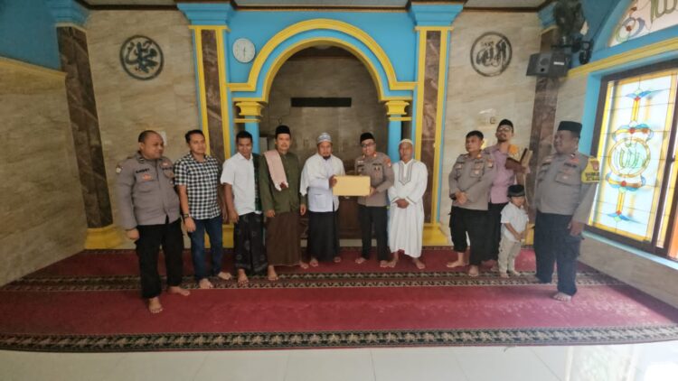 Polsek Cikarang Selatan Laksanakan Safari Kamtibmas dan Peduli Tempat Ibadah di Masjid Wilayah Hukum Cikarang Selatan
